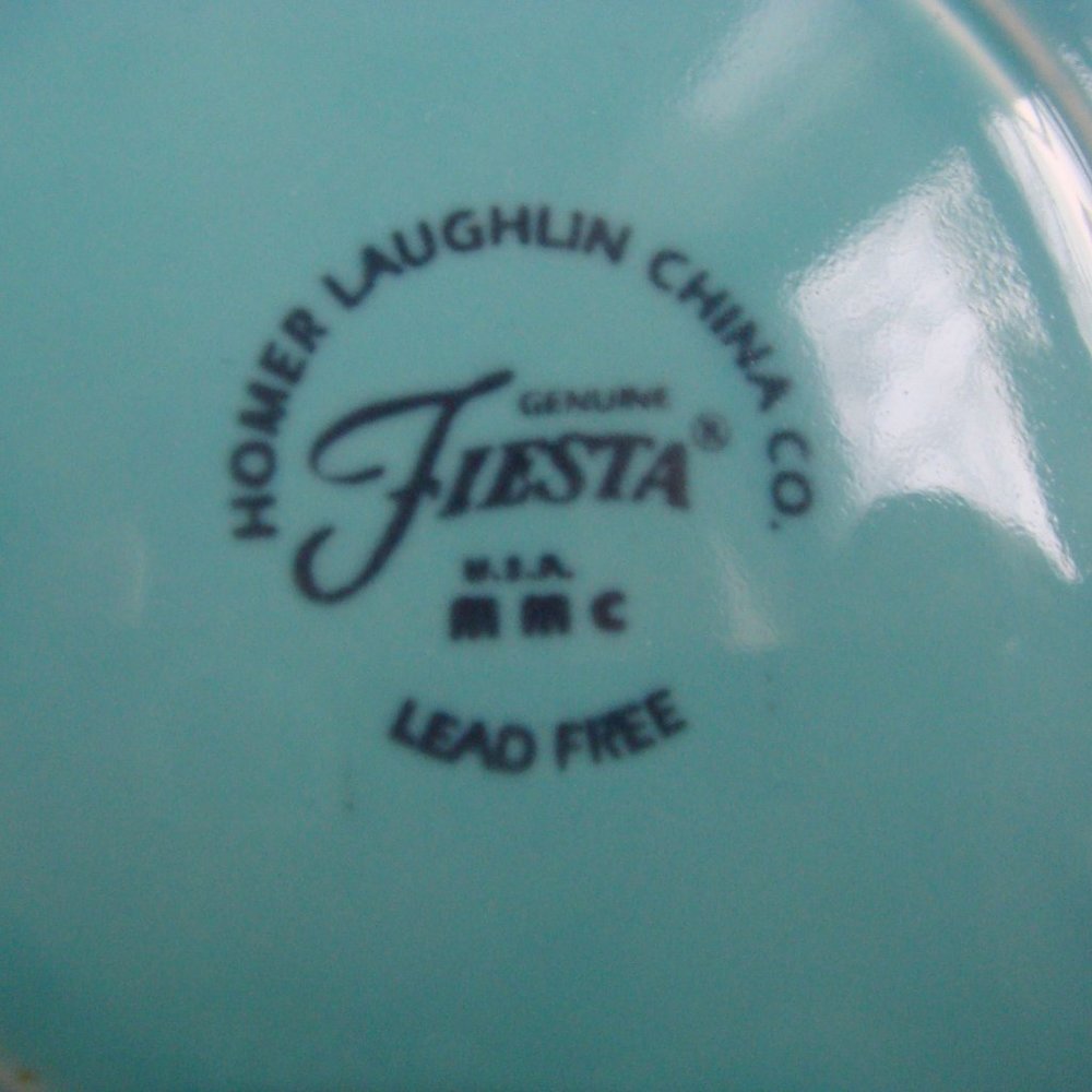 FIESTA XL Rimmed Classic Serving Bowl Turquoise - Picture 7 of 8